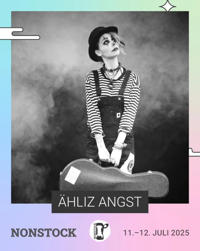 Musikalische Nachzügler*in für unser Lineup: Ähliz Angst auf dem Nonstock 2025! @aehliz_angst 

Vorhang auf!
Ähliz Angst packt den Koffer und nimmt mit: Eine Stimme, die es gewohnt
is, Bühnen und Straßen zusammenzuschreien.
Eine Clownsnase - schadet ja nie.
Wohl irgendwas mit Pop.
Angeblich aber auch irgendwas mit Punk. Akustisch und Anarchisch.
Und damit is der Koffer dann auch schon ganz schön schwer.
Zum Glück hilft Klapperklaus beim tragen. Und spielt ganz nebenbei
Schlagzeug; sensibel, aber mit Power.

Erlebt das Nonstock Festival 2025! 11.-12. Juli 
Eure Helga 🐄 
-
-
-
-
🎫Tickets unter Nonstock.de/Tickets
(Link im Profil)
🐄 Nonstock Festival 2025 am 11.-12.07.2025
#Helga #Nonstock #NonstockFestival #Nonstock2025
#WirhabenLustaufFestival #musik #livemusik
#Kulturinhessen #Sommer #Festival #Festivalsommer
#KeinFestivalOhneHelga #Festivalsinhessen #hessen #darmstadt #odenwald #frankfurt #heidelberg
#südhessen #darmstadt #dieburg #frankfurt #heidelberg #odenwald  #lokal  #musik #music #indie #alternative